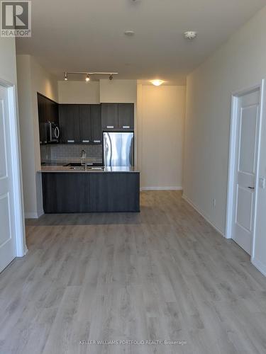 112 - 35 Watergarden Drive, Mississauga, ON - Indoor Photo Showing Kitchen