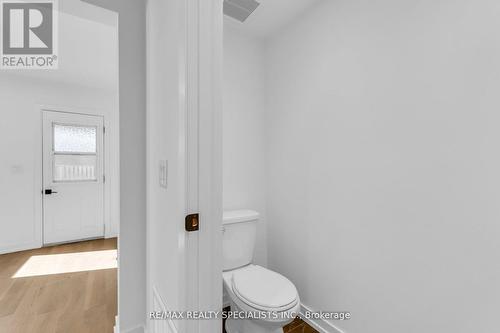 90 Frederick Avenue, Hamilton (Crown Point), ON - Indoor Photo Showing Bathroom