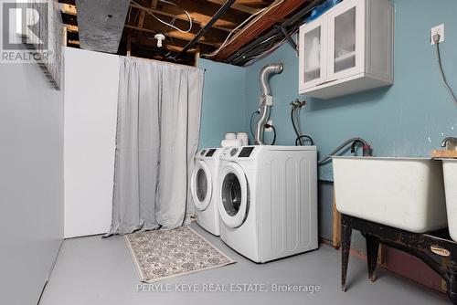 1322 Britannia Road, Huntsville, ON - Indoor Photo Showing Laundry Room