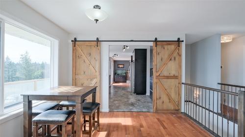 1556 Blackwood Drive, Kelowna, BC - Indoor Photo Showing Dining Room