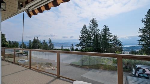 1556 Blackwood Drive, Kelowna, BC - Outdoor