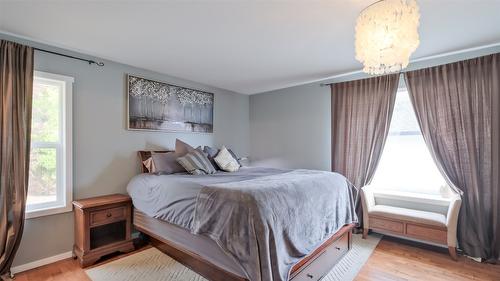 1556 Blackwood Drive, Kelowna, BC - Indoor Photo Showing Bedroom