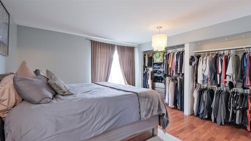 1556 Blackwood Drive, Kelowna, BC - Indoor Photo Showing Bedroom