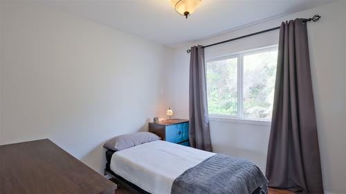 1556 Blackwood Drive, Kelowna, BC - Indoor Photo Showing Bedroom