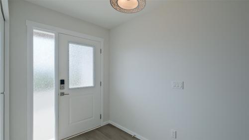 1556 Blackwood Drive, Kelowna, BC - Indoor Photo Showing Other Room