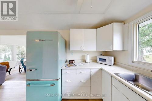 90 Plum Point Lane, Kawartha Lakes, ON - Indoor Photo Showing Kitchen