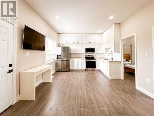 4049 Hwy 6, Hamilton, ON - Indoor Photo Showing Kitchen