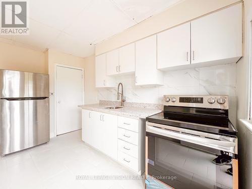 4049 Hwy 6, Hamilton, ON - Indoor Photo Showing Kitchen