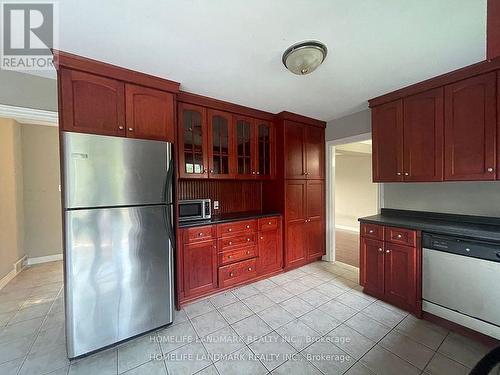 198 St.Davids Road, St. Catharines, ON - Indoor Photo Showing Kitchen