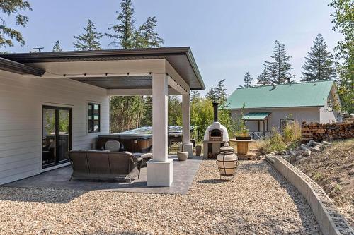 7864 Alpine Road, Kelowna, BC - Outdoor