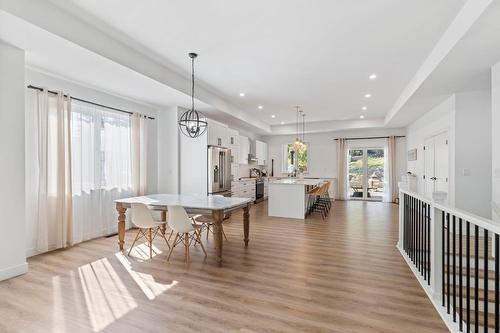 7864 Alpine Road, Kelowna, BC - Indoor Photo Showing Dining Room