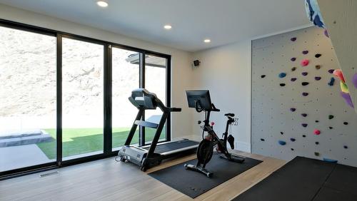 740 Pinehaven Court, Kelowna, BC - Indoor Photo Showing Gym Room