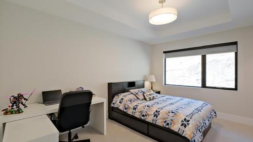 740 Pinehaven Court, Kelowna, BC - Indoor Photo Showing Bedroom