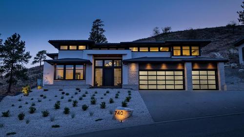 740 Pinehaven Court, Kelowna, BC - Outdoor With Facade