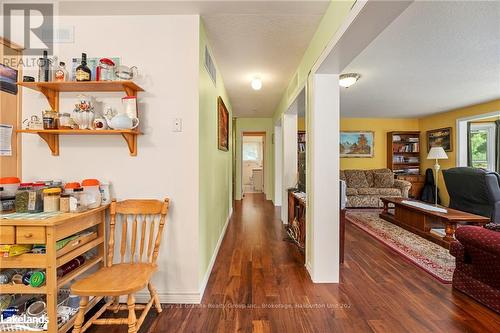 1753 Northshore Road, Algonquin Highlands, ON - Indoor Photo Showing Other Room