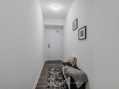 107-2433 Dufferin St, Toronto, ON - Indoor Photo Showing Other Room