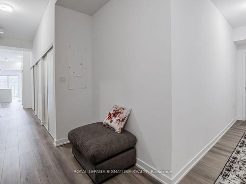 107-2433 Dufferin St, Toronto, ON - Indoor Photo Showing Other Room