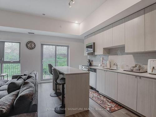 107-2433 Dufferin St, Toronto, ON - Indoor Photo Showing Kitchen