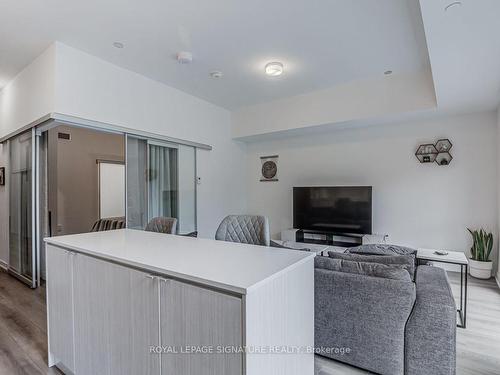 107-2433 Dufferin St, Toronto, ON - Indoor Photo Showing Living Room