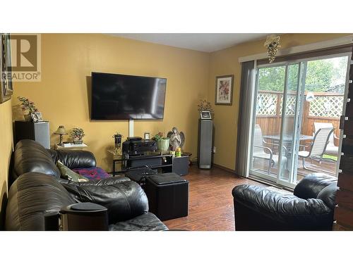 2881 Calhoun Place, Prince George, BC - Indoor Photo Showing Living Room