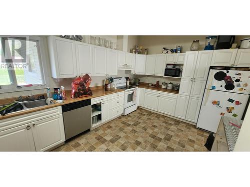 4740 Soucie Avenue, Terrace, BC - Indoor Photo Showing Kitchen With Double Sink