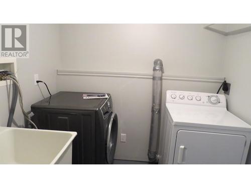 1310 Twan Avenue, Quesnel, BC - Indoor Photo Showing Laundry Room