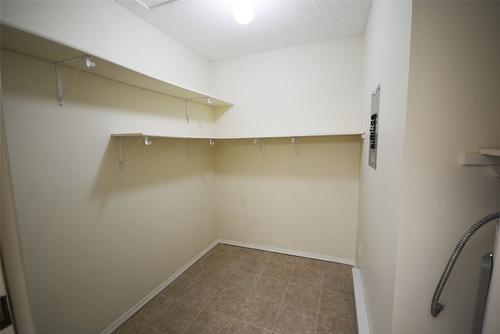 921-3140 Wilson Street, Penticton, BC - Indoor With Storage