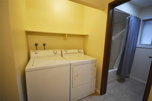 921-3140 Wilson Street, Penticton, BC - Indoor Photo Showing Laundry Room