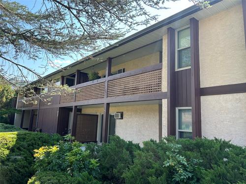 921-3140 Wilson Street, Penticton, BC - Outdoor With Exterior