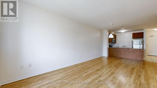 223 - 7400 Markham Road, Markham (Cedarwood), ON - Indoor Photo Showing Kitchen