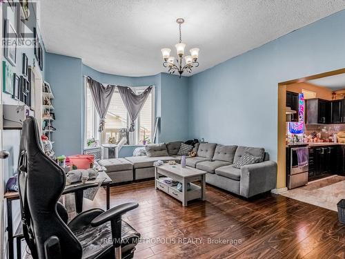 67 Town Line, Orangeville, ON - Indoor Photo Showing Living Room