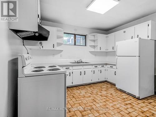 67 Town Line, Orangeville, ON - Indoor Photo Showing Kitchen With Double Sink