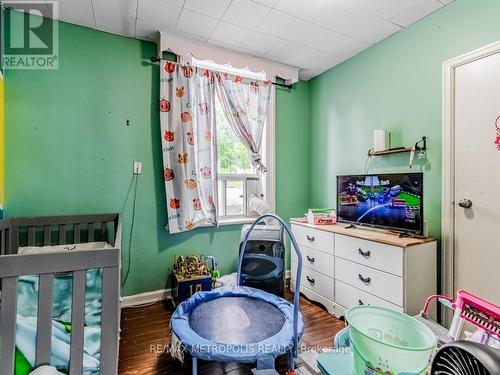 67 Town Line, Orangeville, ON - Indoor Photo Showing Bedroom