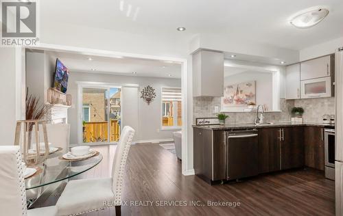 486 Queen Mary Drive, Brampton (Northwest Brampton), ON - Indoor Photo Showing Kitchen With Stainless Steel Kitchen With Upgraded Kitchen