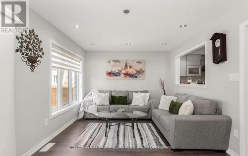 486 Queen Mary Drive, Brampton (Northwest Brampton), ON - Indoor Photo Showing Living Room