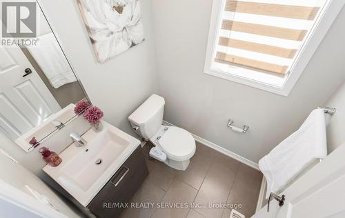 486 Queen Mary Drive, Brampton (Northwest Brampton), ON - Indoor Photo Showing Bathroom