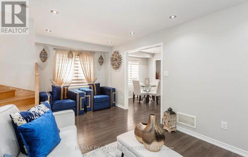 486 Queen Mary Drive, Brampton (Northwest Brampton), ON - Indoor Photo Showing Living Room