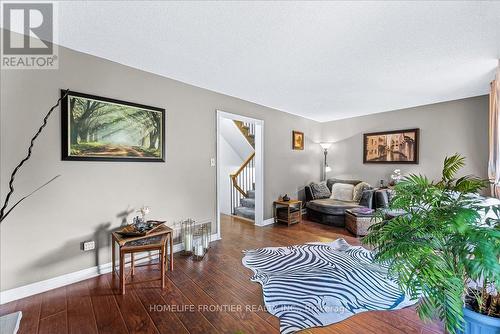 16 Joanne Court, Brampton, ON - Indoor Photo Showing Living Room