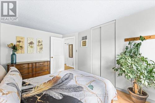 16 Joanne Court, Brampton, ON - Indoor Photo Showing Bedroom