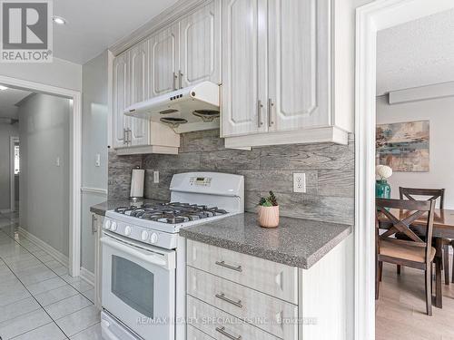 59 Wildberry Crescent, Brampton (Sandringham-Wellington), ON - Indoor Photo Showing Kitchen