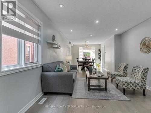 59 Wildberry Crescent, Brampton (Sandringham-Wellington), ON - Indoor Photo Showing Living Room