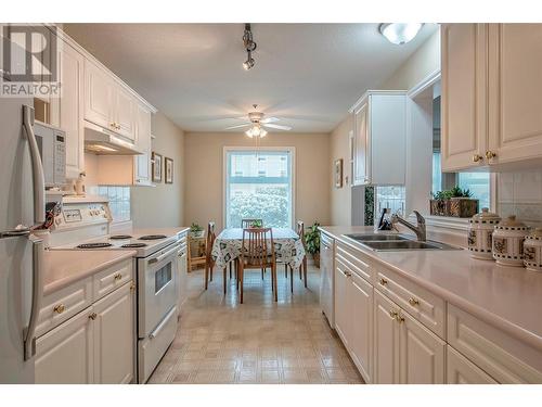 3300 Centennial Drive Unit# 114, Vernon, BC - Indoor Photo Showing Kitchen With Double Sink