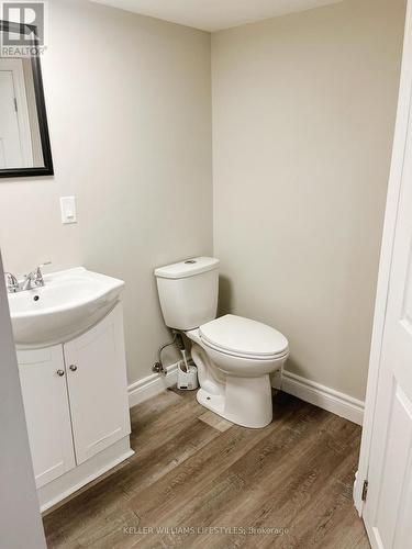 99 Walmer Gardens, London, ON - Indoor Photo Showing Bathroom