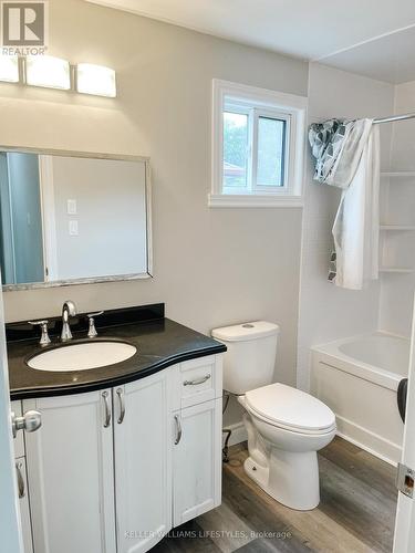 99 Walmer Gardens, London, ON - Indoor Photo Showing Bathroom