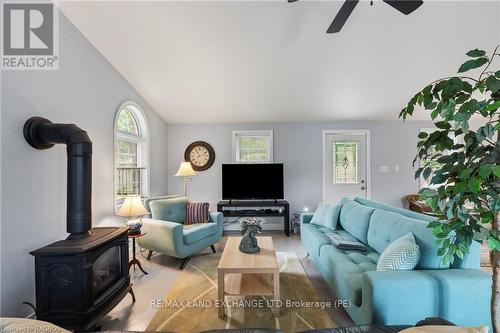 439 Green Street, Saugeen Shores, ON - Indoor Photo Showing Living Room With Fireplace