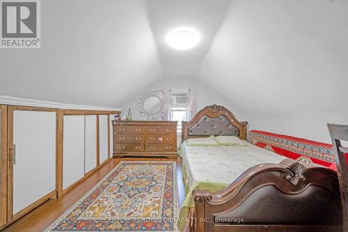 26 Royce Avenue, Brampton (Downtown Brampton), ON - Indoor Photo Showing Bedroom