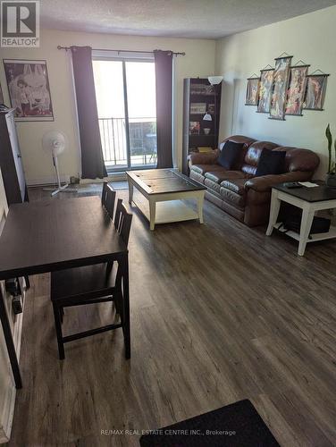 207 - 185 Lisgar Avenue, Tillsonburg, ON - Indoor Photo Showing Living Room