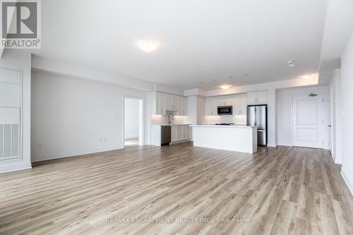 430 - 10 Mallard Trail, Hamilton (Waterdown), ON - Indoor Photo Showing Kitchen