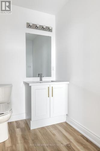 430 - 10 Mallard Trail, Hamilton (Waterdown), ON - Indoor Photo Showing Bathroom