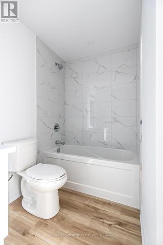 430 - 10 Mallard Trail, Hamilton (Waterdown), ON - Indoor Photo Showing Bathroom